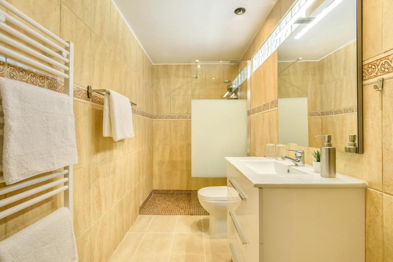 Modern Stylish Bungalow In โมไรรา ภายนอก รูปภาพ